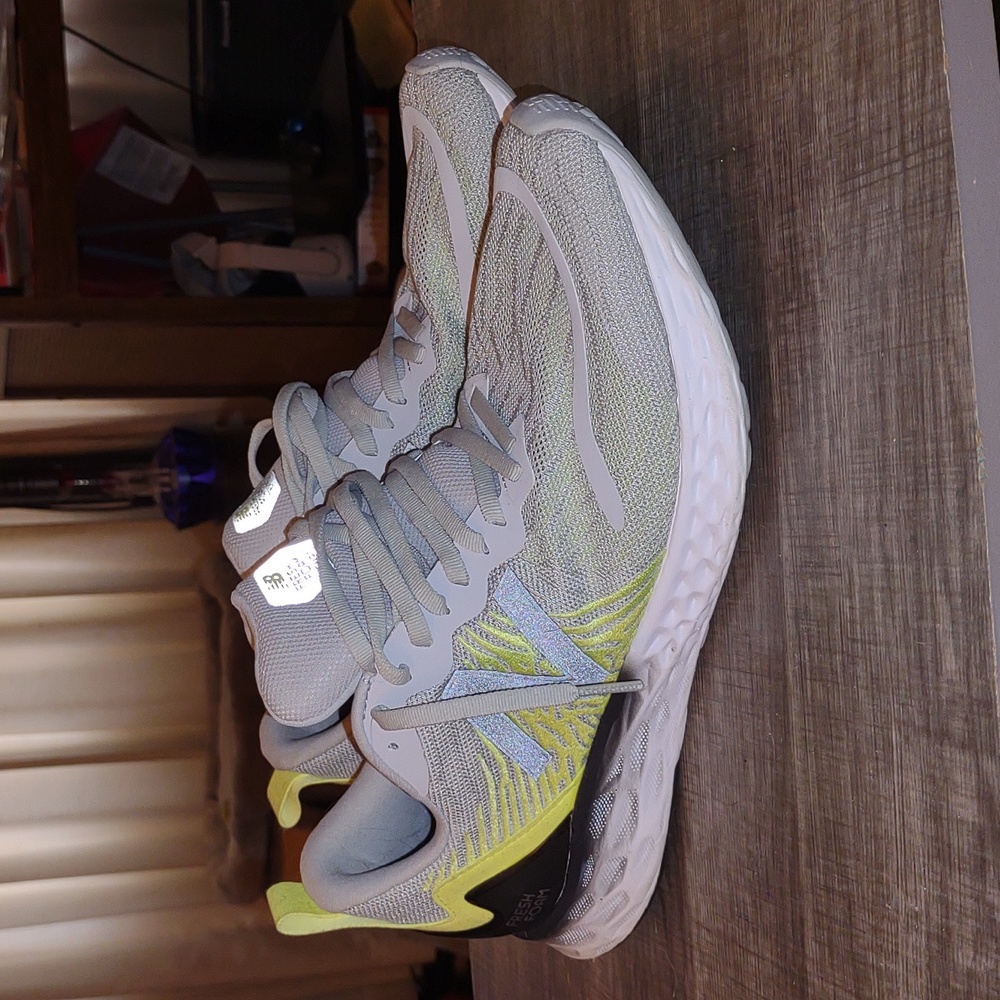 New Balance fresh foam running ahoes